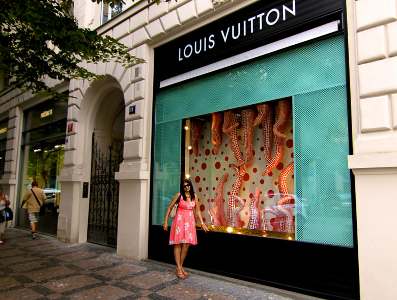 Kritisk konservativ i dag Louis Vuitton Luxury Brand | SpellBrand®