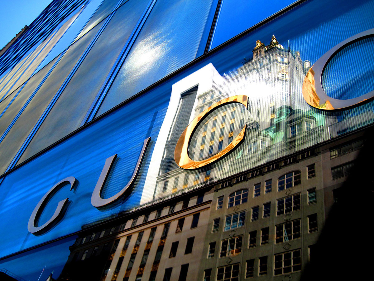 Top 10 Luxurious Logos